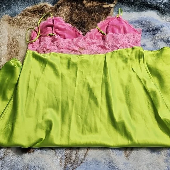 La SENZA Lime Green Satin Slip with Pink Lace Trim - Picture 2 of 3